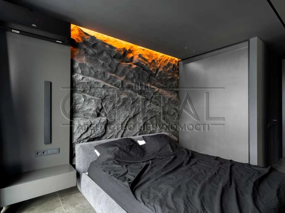 Apartment. Kyiv, Дніпровська набережна, вул.