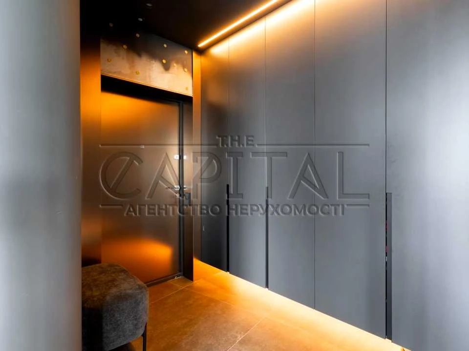 Apartment. Kyiv, Дніпровська набережна, вул.