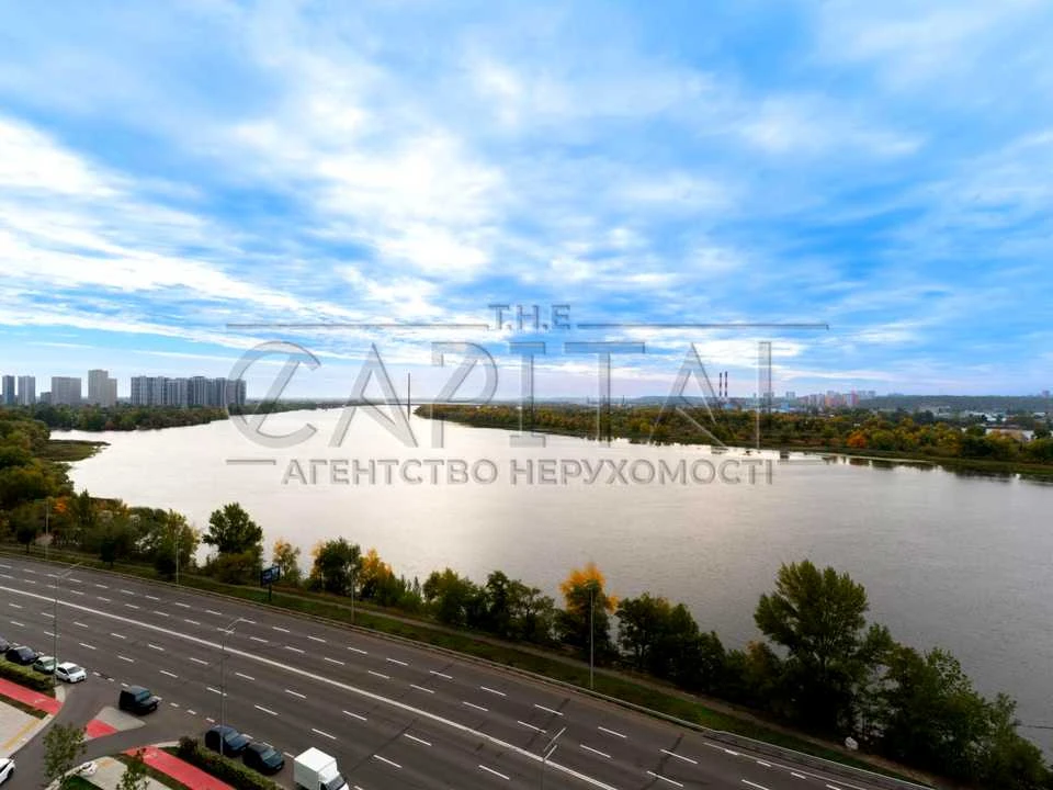 Apartment. Kyiv, Дніпровська набережна, вул.