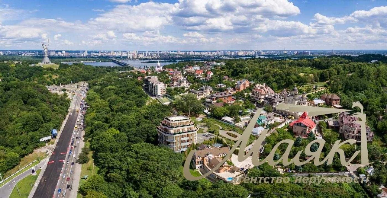 Sale of a 4-bedroom apartment 170 sq m, Club House, Pechersk