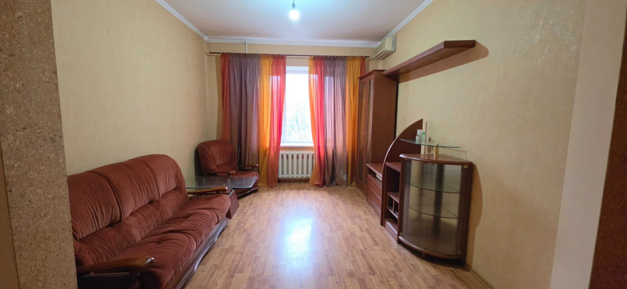 Продаю 3-кімнатну квартиру на Тарасі Шевченка