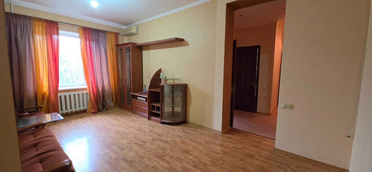 Продаю 3-кімнатну квартиру на Тарасі Шевченка