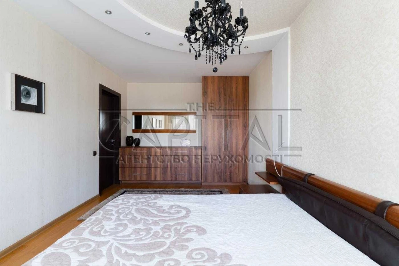 Sale / 110 sq m / 4-bedroom apartment / Zabolotnogo Academy