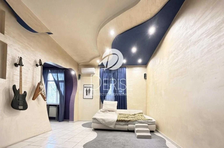 #15844 Sale of a 3-room apartment in a historic building on Берестейський Prospect