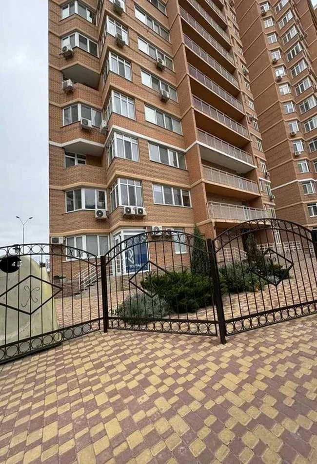 For sale apartment in a new house near the center of the Balikovsky residential area