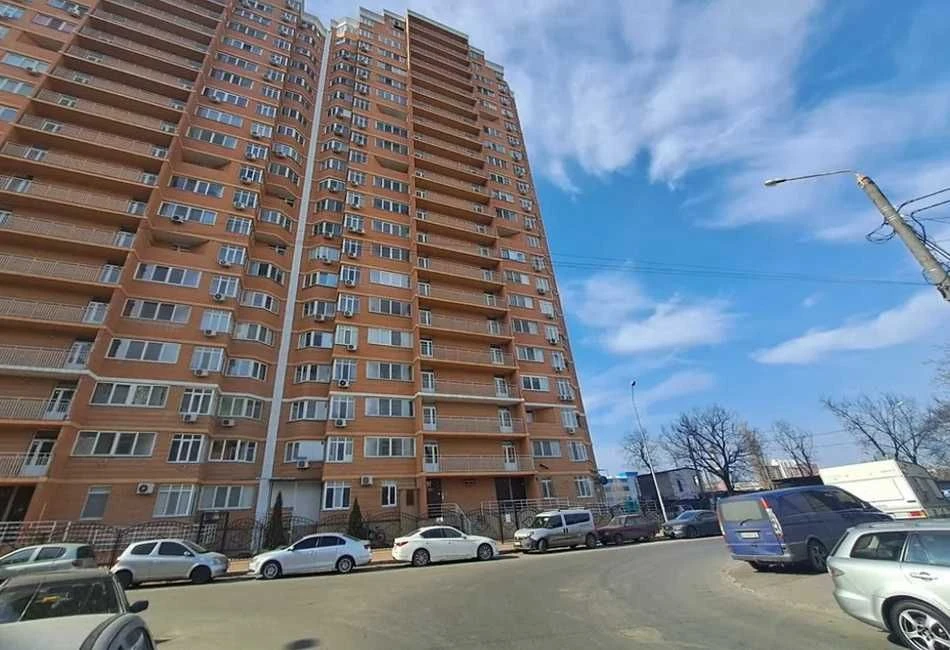 For sale apartment in a new house near the center of the Balikovsky residential area
