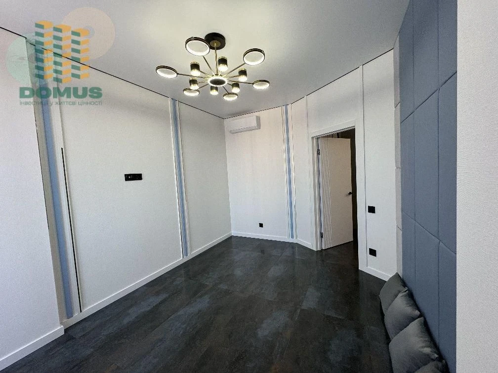Продам 2 комн, 67 метров, в ЖК "Эллада" Аркадия. Прямой вид