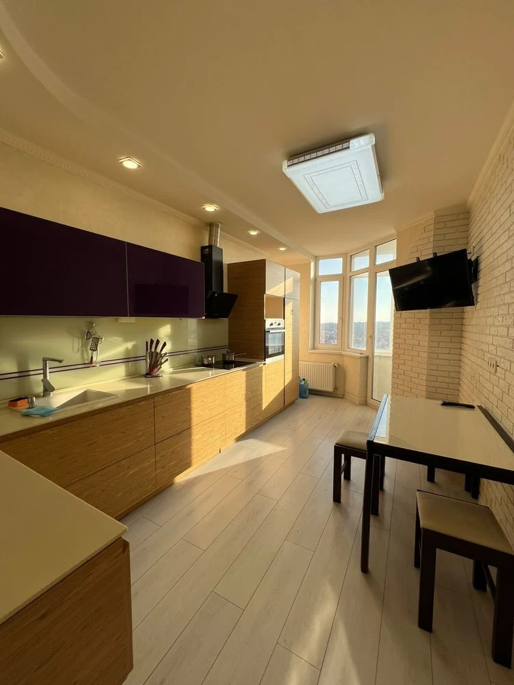 For Sale: 1-bedroom apartment on Jabotinsky Street