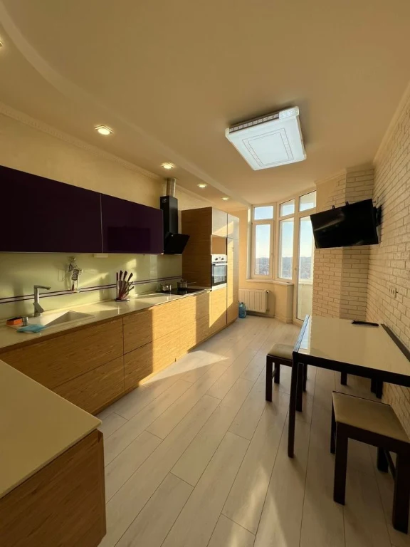 For Sale: 1-bedroom apartment on Jabotinsky Street