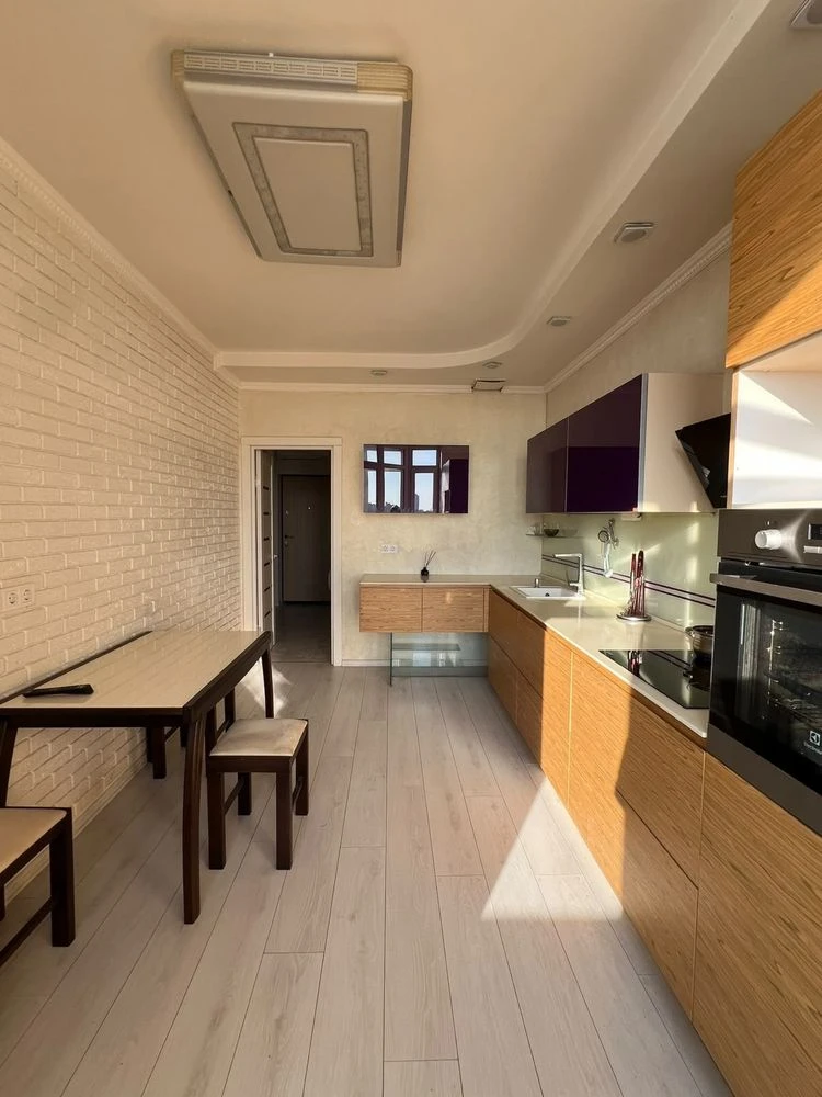 For Sale: 1-bedroom apartment on Jabotinsky Street