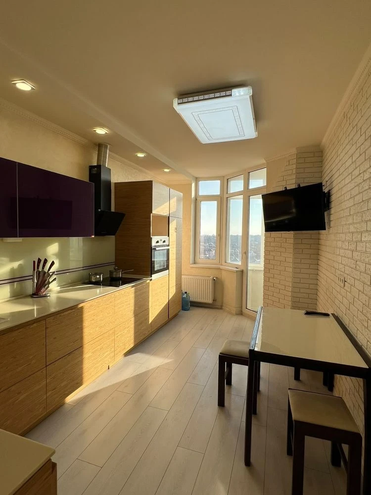 For Sale: 1-bedroom apartment on Jabotinsky Street