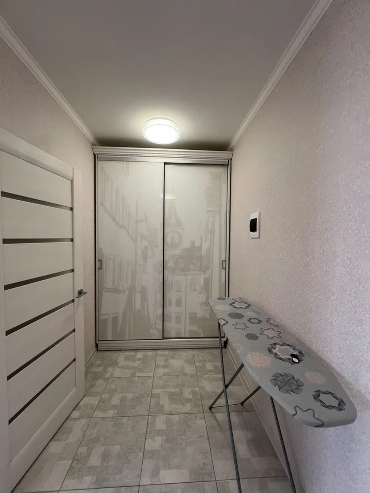 For Sale: 1-bedroom apartment on Jabotinsky Street