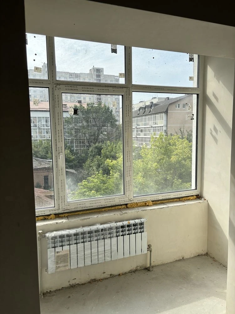 Smart apartment at 11/24 Fesenkivskyi Street