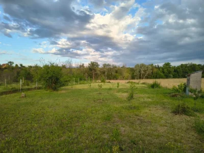 For sale, plot of land on the right bank, near the quarry