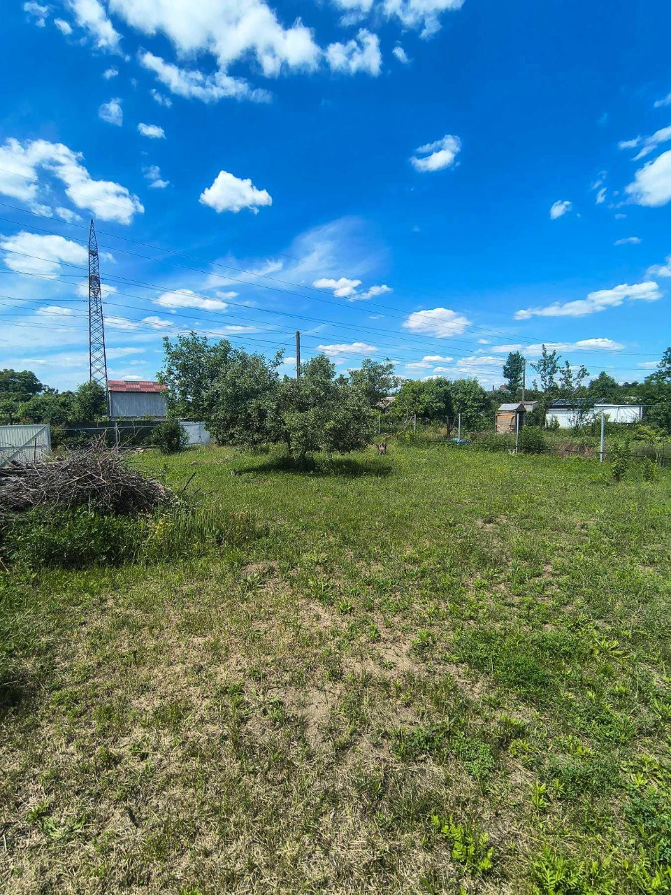 For sale, plot of land on the right bank, near the quarry