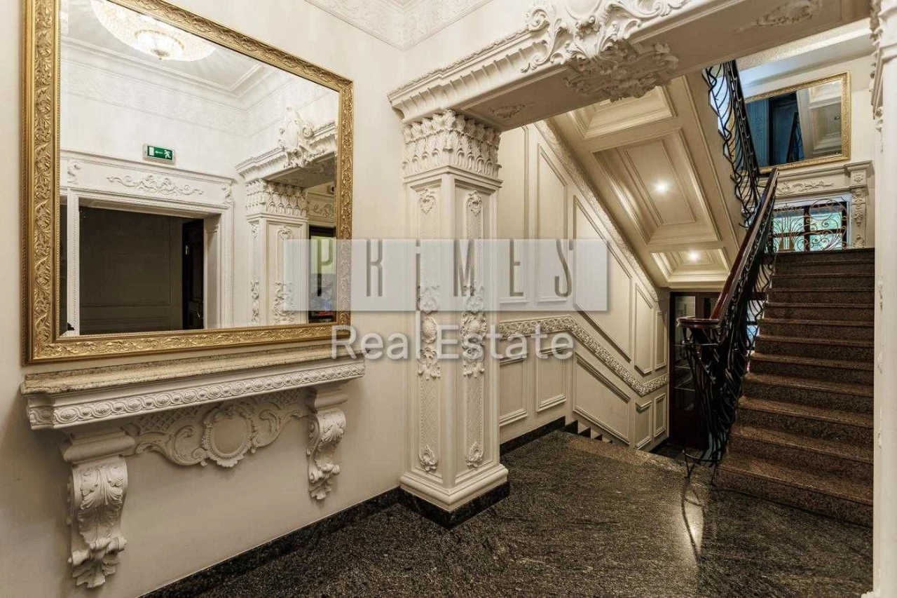 Urgent Sale of a 3-Bedroom Apartment 135 m² with Terraces