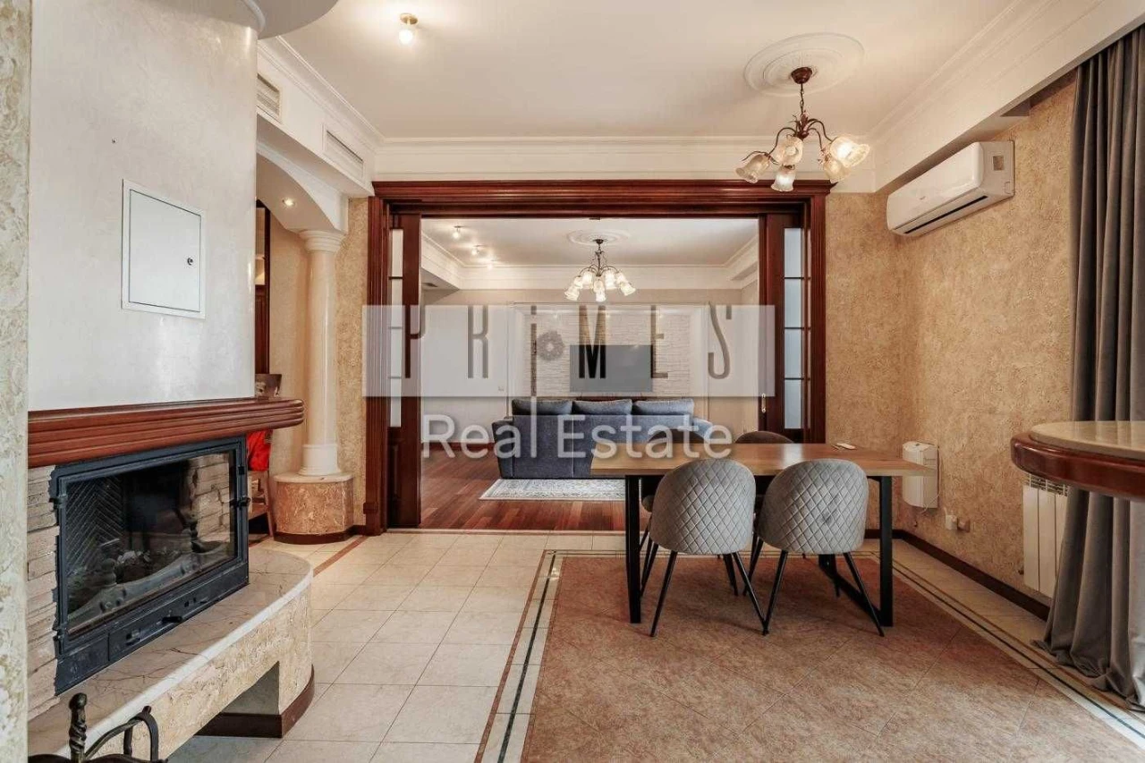 Urgent Sale of a 3-Bedroom Apartment 135 m² with Terraces