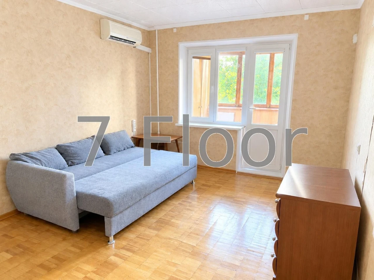 One-bedroom apartment, Larysa Rudenko, Poznyaky metro, Shopping Mall Pira