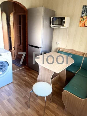 One-bedroom apartment, Larysa Rudenko, Poznyaky metro, Shopping Mall Pira