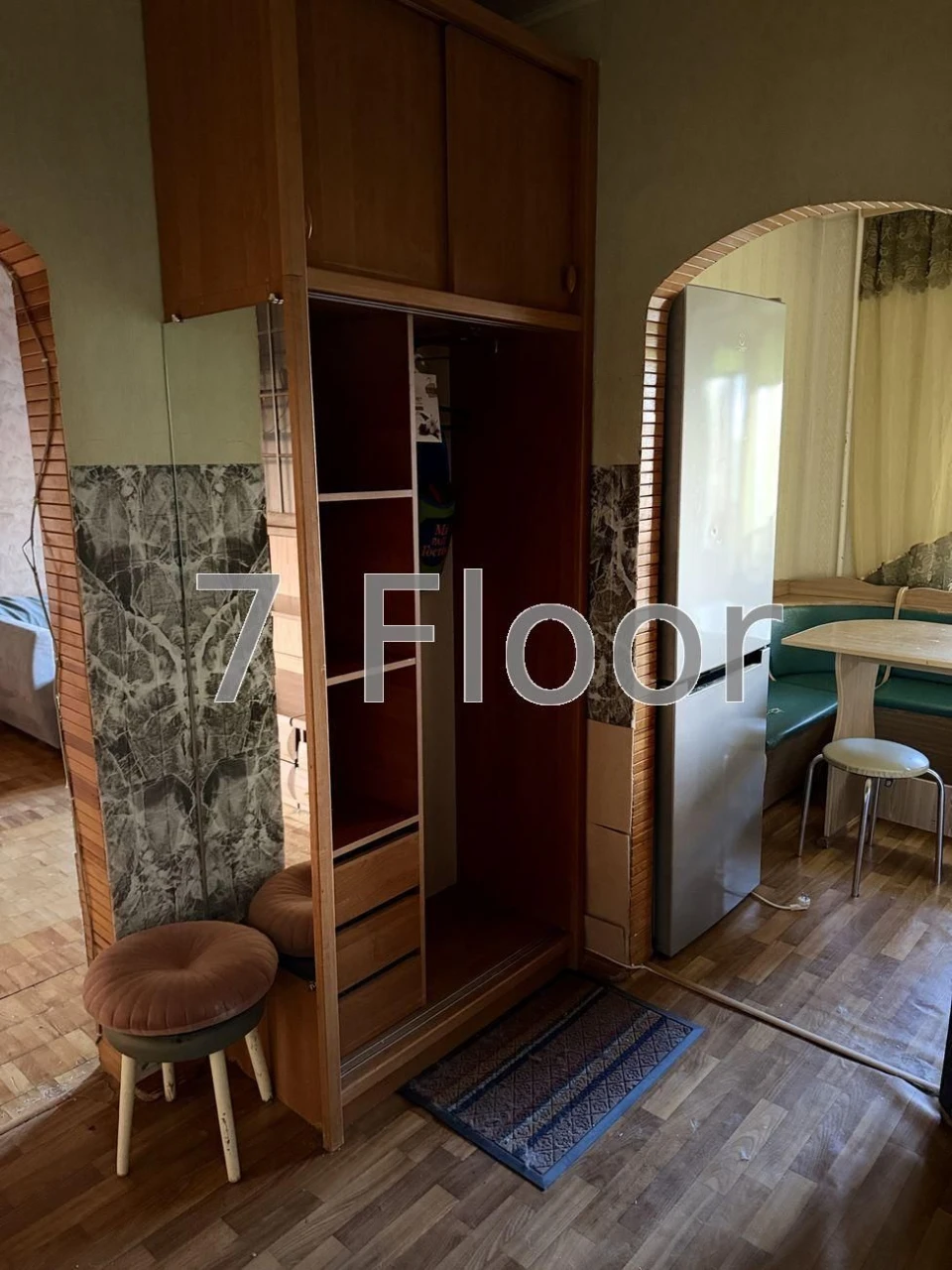 One-bedroom apartment, Larysa Rudenko, Poznyaky metro, Shopping Mall Pira