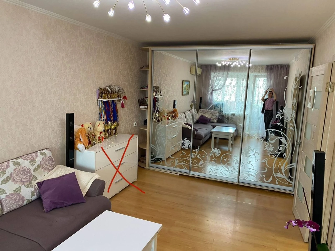 Urgent sale of a 2-room apartment with quality renovation and appliances in a prime location