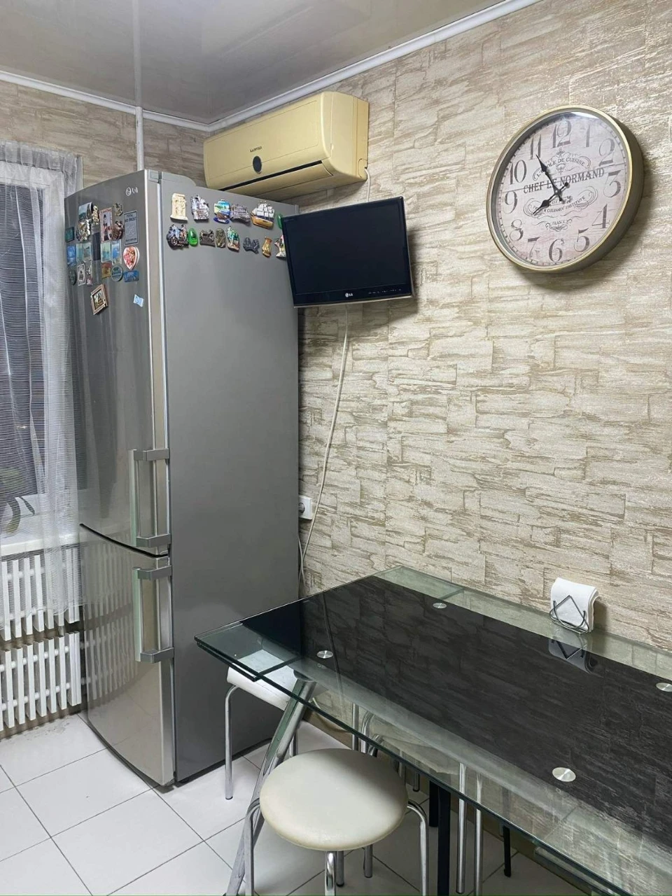 Urgent sale of a 2-room apartment with quality renovation and appliances in a prime location