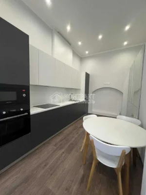 For Sale 1-bedroom apartment 47m² Center Mirohosytska, Sumska metro 5 minutes