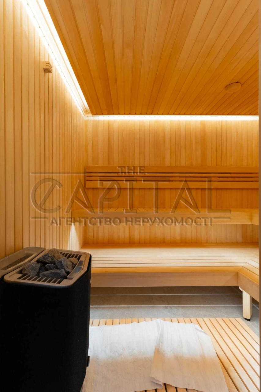 Продаж сучасного будинку з басейном та приватною SPA-зоною |
