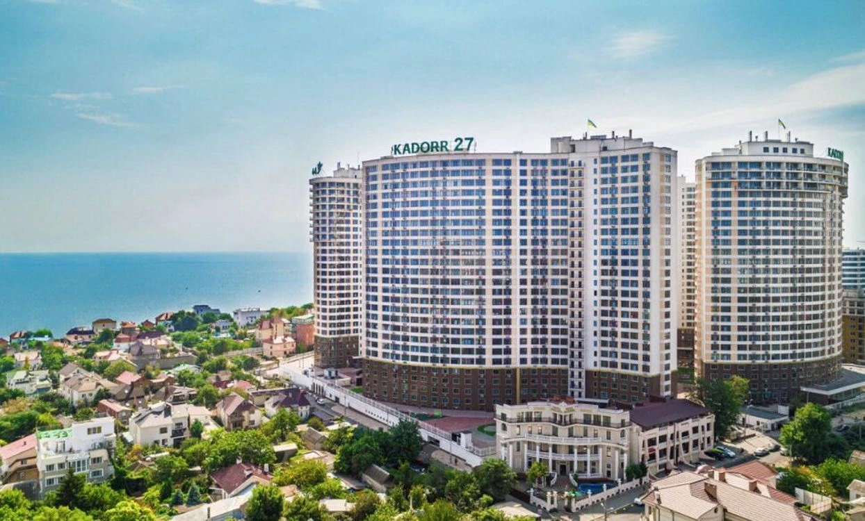 Apartment with a terrace and sea view in Kamarina!