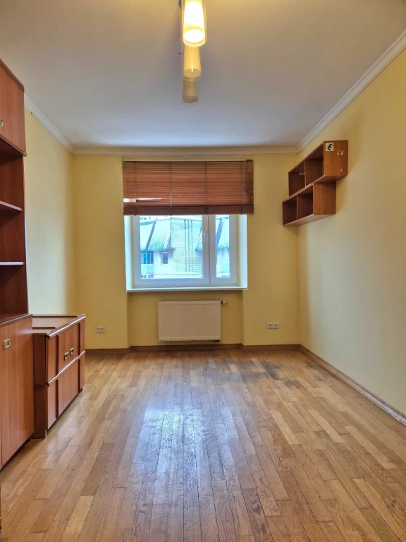 Sale of a 3-room apartment in Lviv, Nizinская 70 sq. m. 150 0