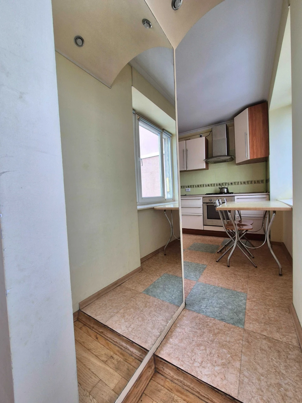 Sale of a 3-room apartment in Lviv, Nizinская 70 sq. m. 150 0