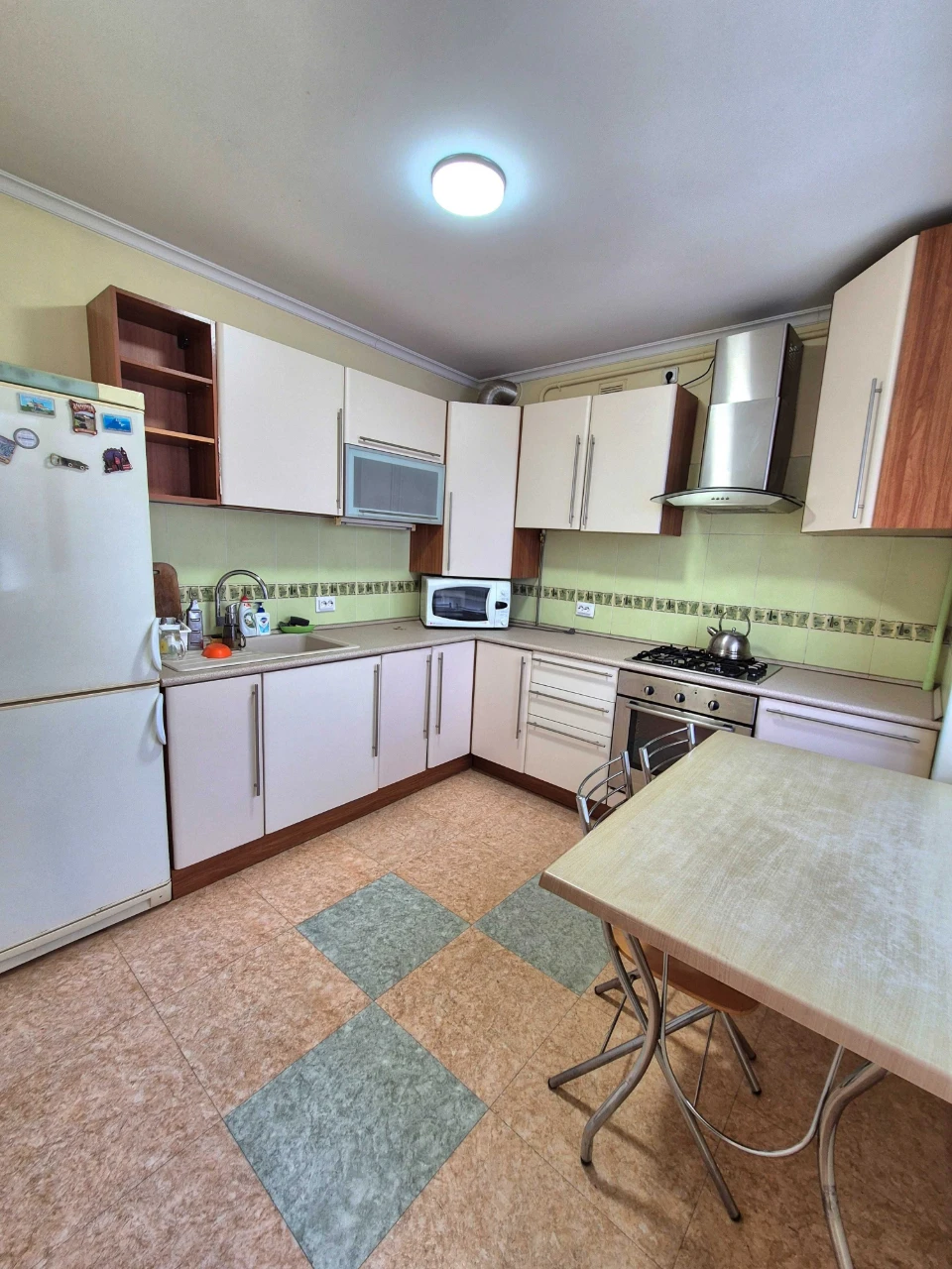 Sale of a 3-room apartment in Lviv, Nizinская 70 sq. m. 150 0