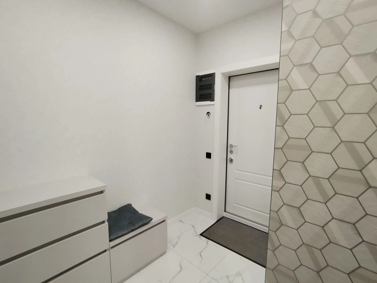 Sale - Spacious 2-room apartment 83 sq m, "Gershen Park"