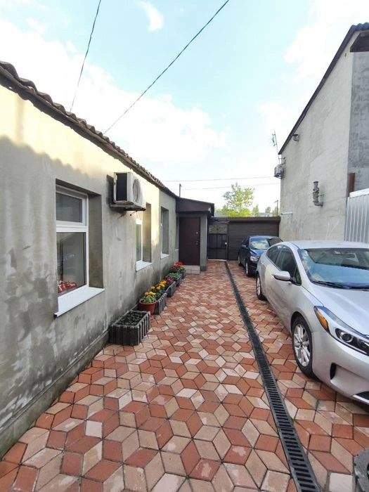 Продам квартиру на земле с парковкой в районе 2 Заставы (1