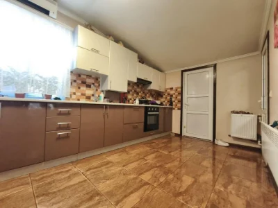 Продам квартиру на земле с парковкой в районе 2 Заставы (1