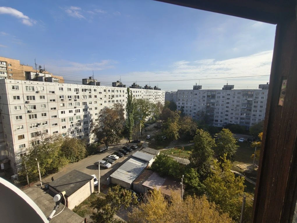For sale: 3-room apartment 73 sq.m. on Aerocosmic Avenue