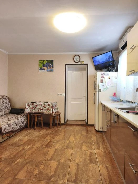 Продам квартиру на земле с парковкой в районе 2 Заставы (1