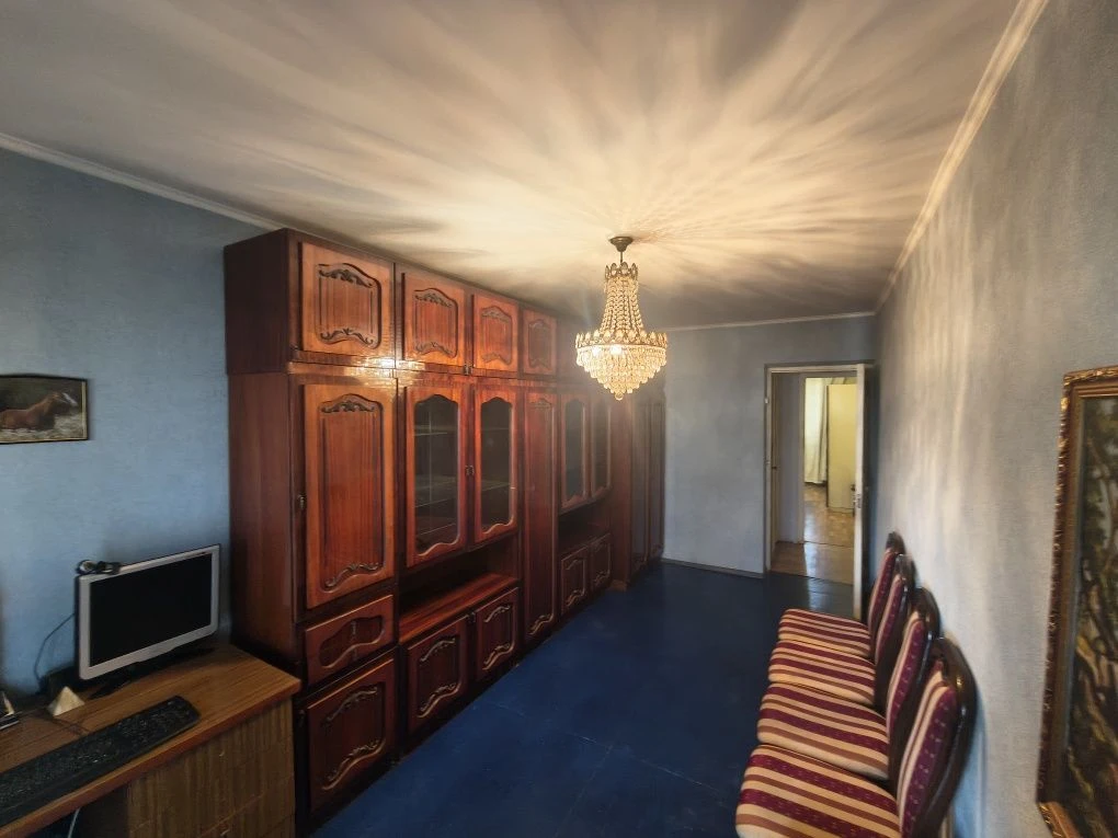 For sale: 3-room apartment 73 sq.m. on Aerocosmic Avenue