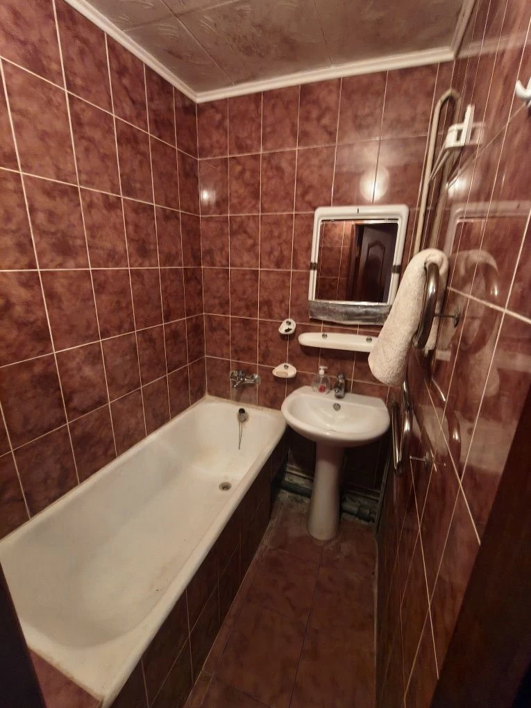 For sale: 3-room apartment 73 sq.m. on Aerocosmic Avenue