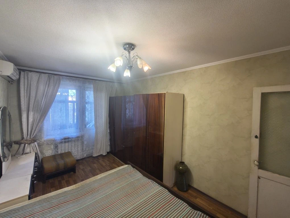 For sale: 3-room apartment 73 sq.m. on Aerocosmic Avenue