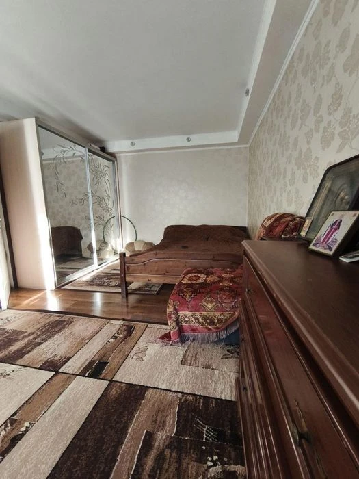 Продам квартиру на земле с парковкой в районе 2 Заставы (1