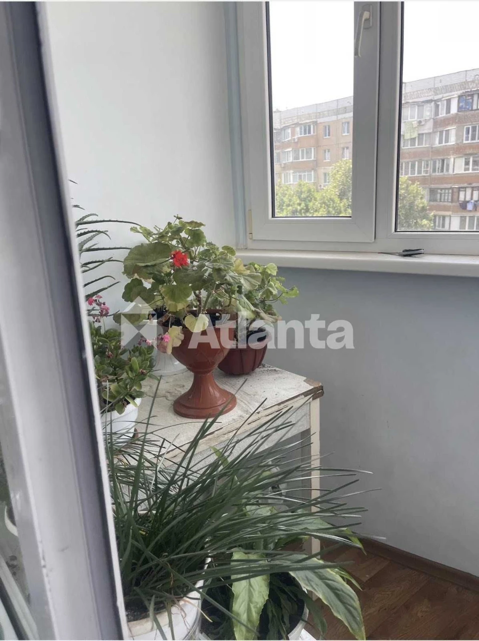 Cozy Two-Bedroom Apartment on Dnepropetrovsk Street