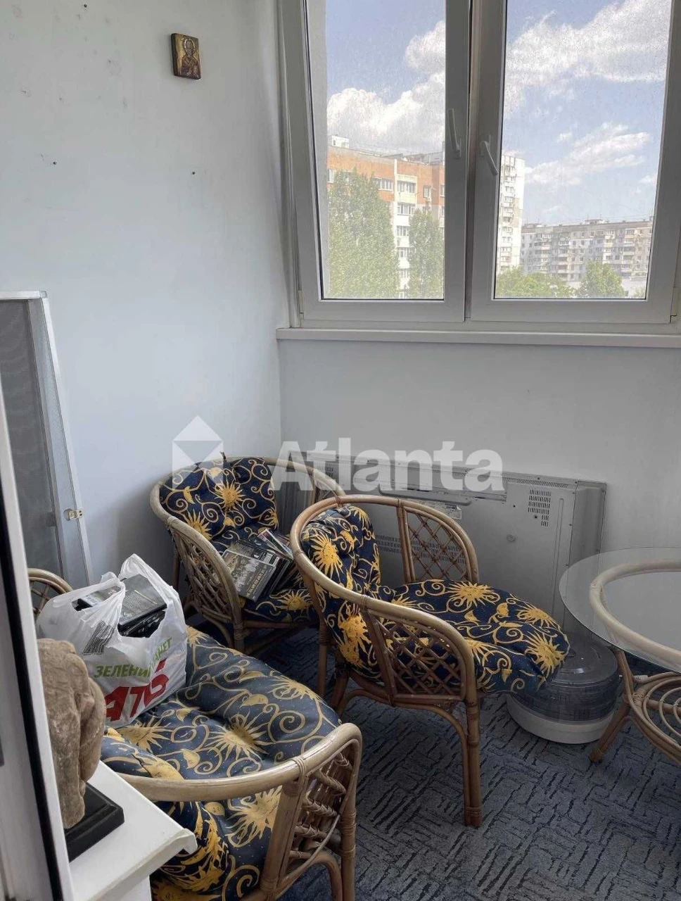Cozy Two-Bedroom Apartment on Dnepropetrovsk Street