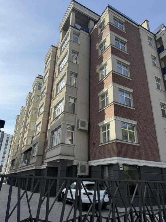Exclusive 3-bedroom apartment near the city lake | Park Apartme
