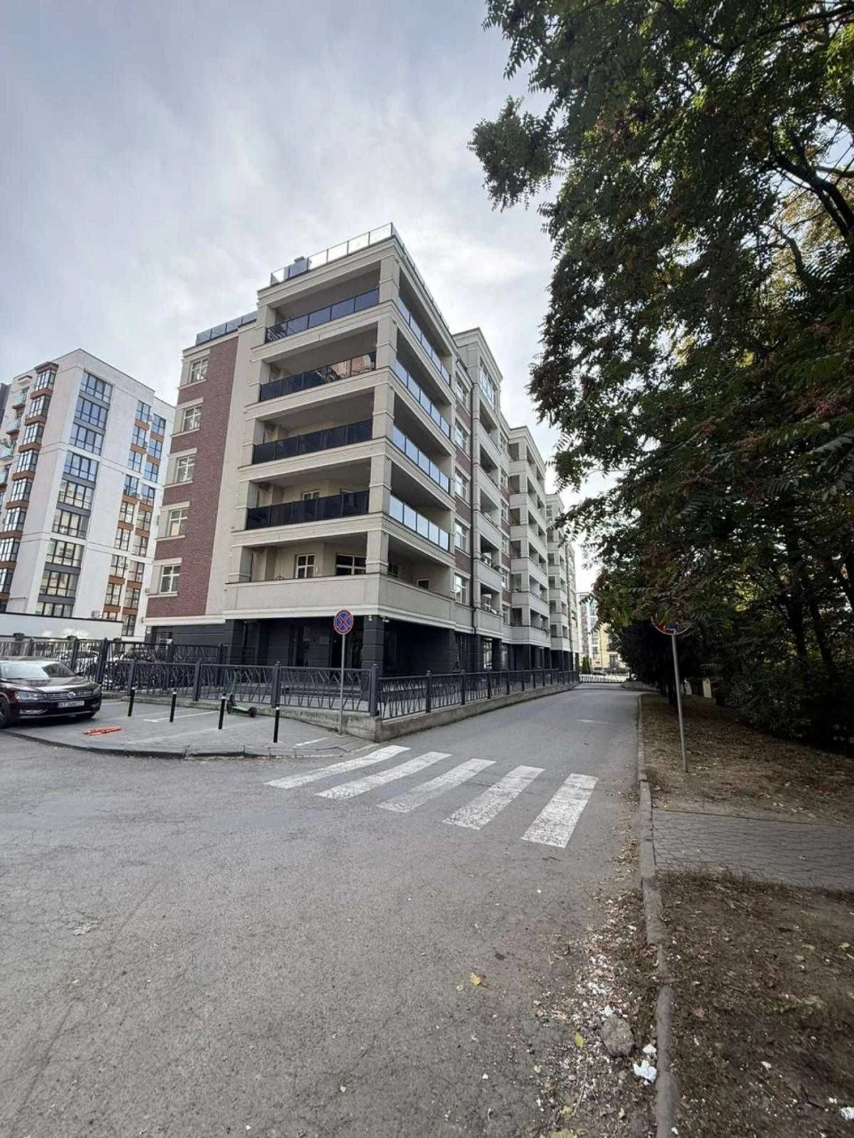 Exclusive 3-bedroom apartment near the city lake | Park Apartme