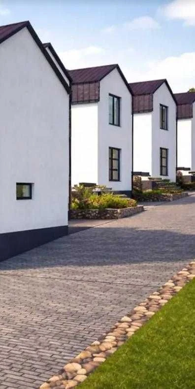 2-room apartment with a separate entrance plus a private terrace (exit to)