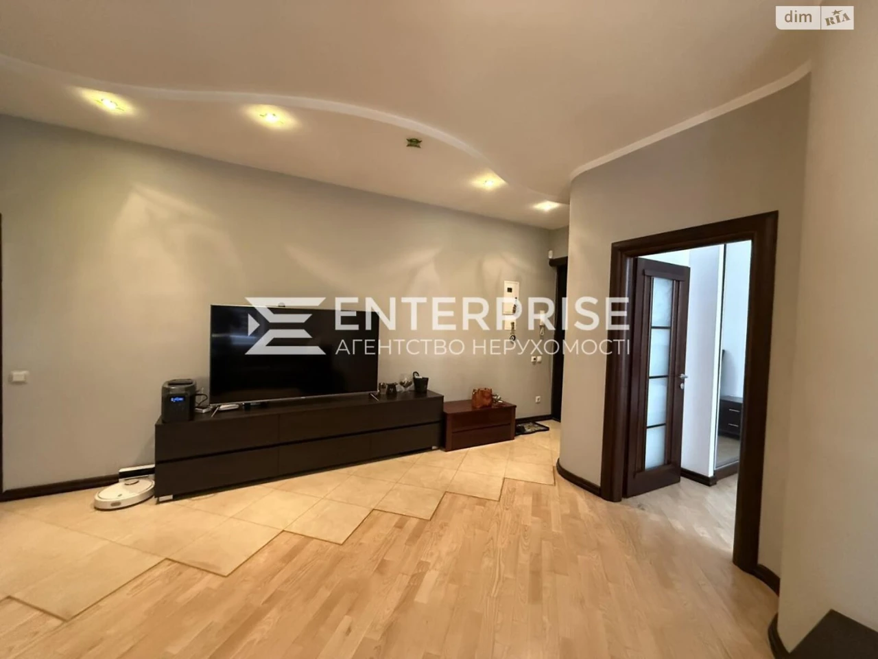 Long-Term Rental Apartment Solomyansky