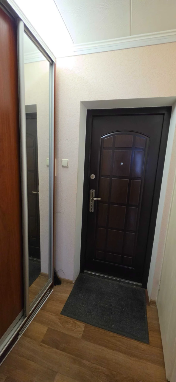 Продаю 1-комнатную квартиру на Деміївській