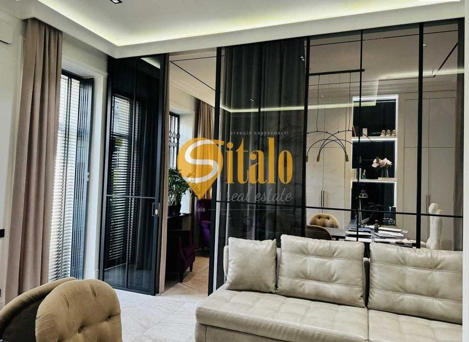 Apartment for sale in the city center Olimpiyska, Lybidska, Golos