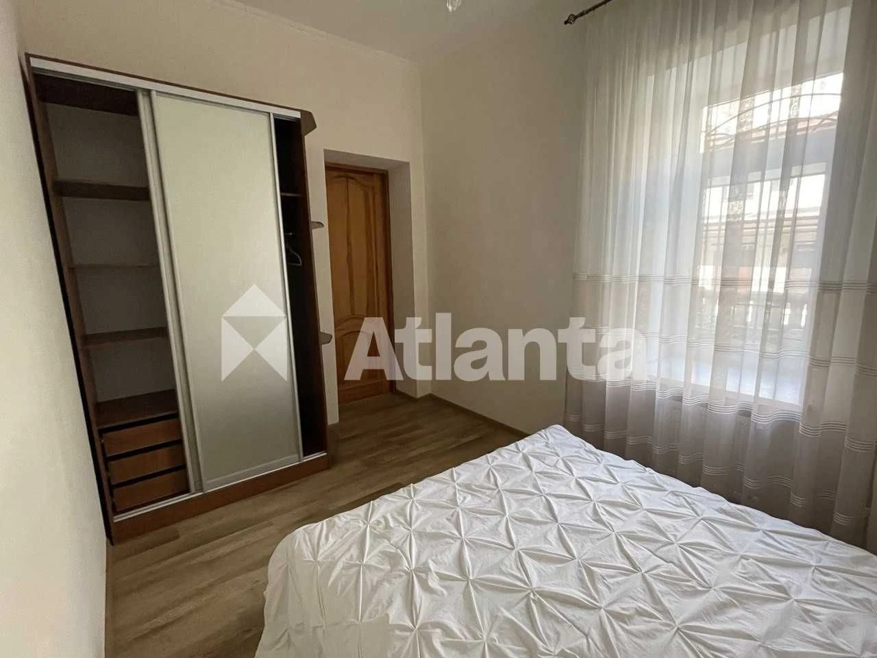2 minutes from Duke. 2 room apartment with AGV on Primorsky Boulevard.